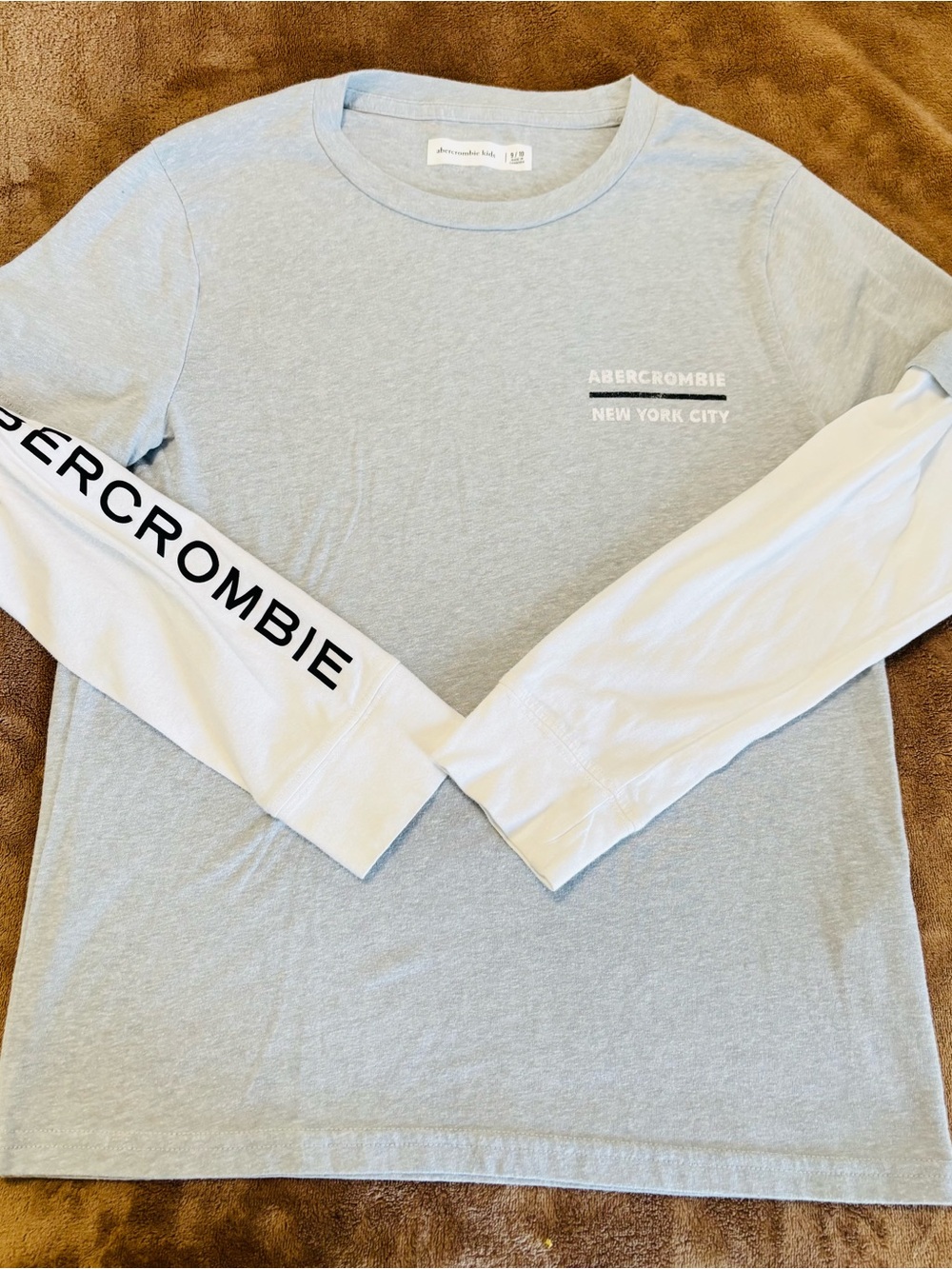2/$20 Abercrombie and Fitch Graphic Tee Long Sleeve Crewneck Kids 9/10